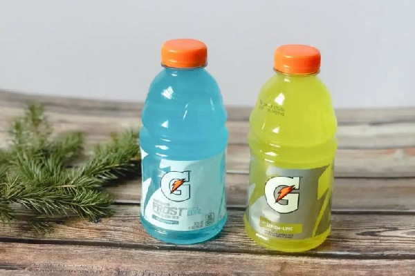 運(yùn)動飲料最主要的目的是補(bǔ)充什么 運(yùn)動飲料可以提高運(yùn)動力嗎 運(yùn)動飲料最主要的目的是補(bǔ)充什么 運(yùn)動飲料可以提高運(yùn)動力嗎