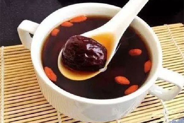 生姜紅糖水是電解質(zhì)水嗎 生姜紅糖水喝多少合適 生姜紅糖水是電解質(zhì)水嗎 生姜紅糖水喝多少合適