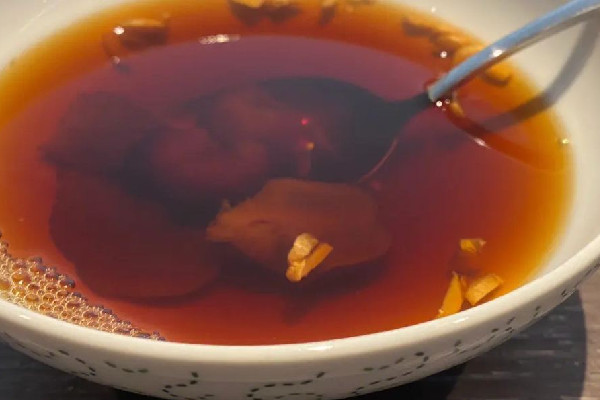 生姜紅糖水要去生姜皮嗎 生姜紅糖水要煮多久 生姜紅糖水要去生姜皮嗎 生姜紅糖水要煮多久