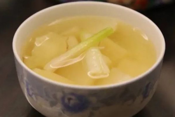 蔥白水可以退燒嗎 蔥白水適合什么感冒 蔥白水可以退燒嗎 蔥白水適合什么感冒