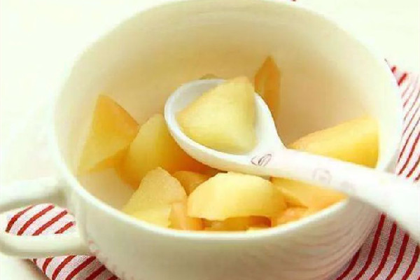 梨子煮水要多長時(shí)間 梨子煮水是喝水還是吃梨