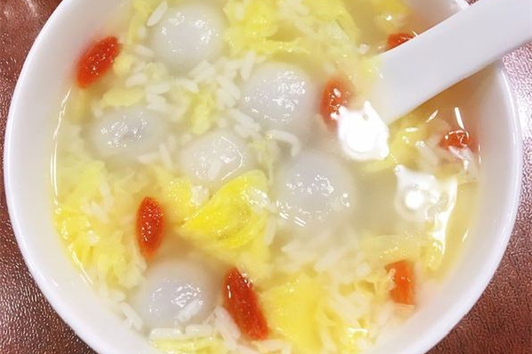 米酒湯圓是冷水下鍋還是熱水下鍋 米酒湯圓用多少米酒 米酒湯圓是冷水下鍋還是熱水下鍋 米酒湯圓用多少米酒