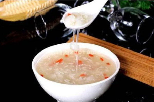 米酒湯圓米酒和水的比例 米酒湯圓米酒什么時候放 米酒湯圓米酒和水的比例 米酒湯圓米酒什么時候放