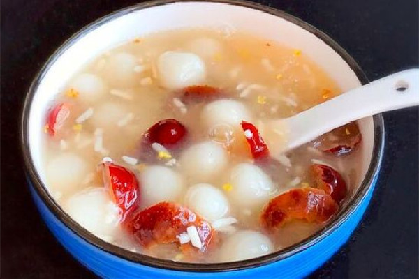 米酒湯圓是先煮米酒還是先煮湯圓 米酒湯圓怎么做好吃 米酒湯圓是先煮米酒還是先煮湯圓 米酒湯圓怎么做好吃