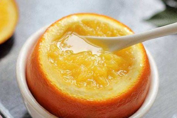 鹽蒸橙子的功效和作用 鹽蒸橙子對嗓子疼有用嗎 鹽蒸橙子的功效和作用 鹽蒸橙子對嗓子疼有用嗎