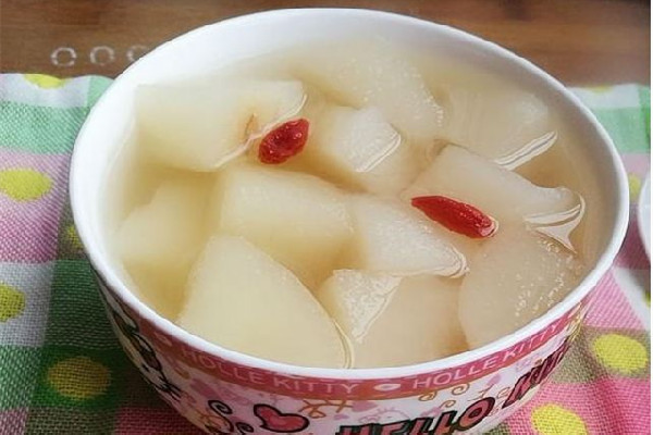 冰糖燉雪梨什么梨最好 冰糖燉雪梨可以用香梨嗎 冰糖燉雪梨什么梨最好 冰糖燉雪梨可以用香梨嗎