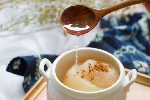 冰糖燉雪梨適合風(fēng)寒還是風(fēng)熱 冰糖燉雪梨咳嗽有痰可以吃嗎 冰糖燉雪梨適合風(fēng)寒還是風(fēng)熱 冰糖燉雪梨咳嗽有痰可以吃嗎