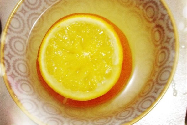 鹽蒸橙子有電解質(zhì)嗎 鹽蒸橙子可以天天吃嗎 鹽蒸橙子有電解質(zhì)嗎 鹽蒸橙子可以天天吃嗎