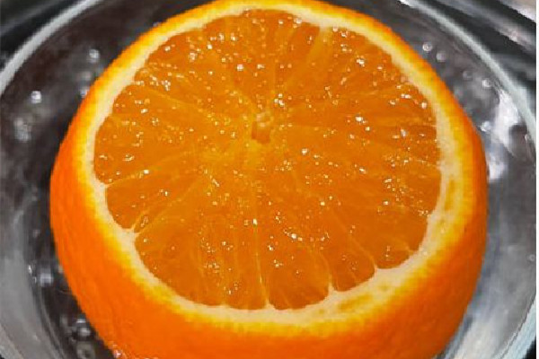 鹽蒸橙子的功效和作用 鹽蒸橙子對嗓子疼有用嗎 鹽蒸橙子的功效和作用 鹽蒸橙子對嗓子疼有用嗎