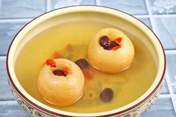 冰糖燉雪梨適合風(fēng)寒還是風(fēng)熱 冰糖燉雪梨咳嗽有痰可以吃嗎 冰糖燉雪梨適合風(fēng)寒還是風(fēng)熱 冰糖燉雪梨咳嗽有痰可以吃嗎