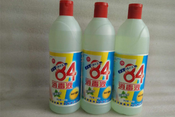 84消毒液有刺激性氣味嗎 84消毒液聞多了頭暈惡心怎么辦 84消毒液有刺激性氣味嗎 84消毒液聞多了頭暈惡心怎么辦