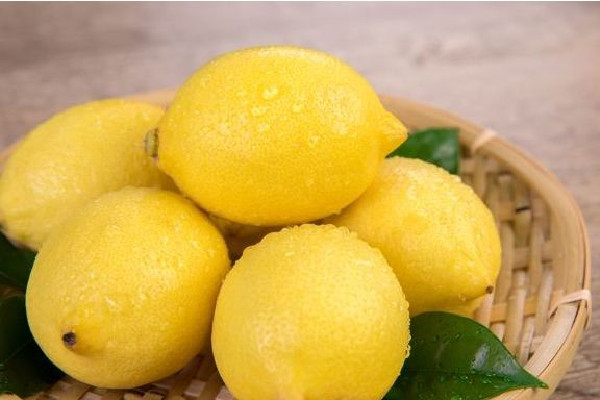 檸檬電解質(zhì)水怎么做 檸檬電解質(zhì)水能長(zhǎng)期喝嗎 檸檬電解質(zhì)水怎么做 檸檬電解質(zhì)水能長(zhǎng)期喝嗎