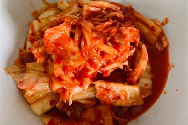 辣白菜可以放耗油嗎 辣白菜要放洋蔥嗎 辣白菜可以放耗油嗎 辣白菜要放洋蔥嗎