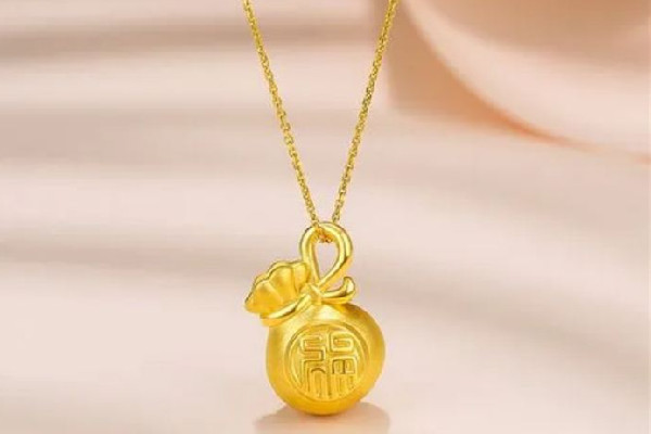 黃金吊墜用什么樣的掛繩好看 黃金吊墜可以配紅繩嗎 黃金吊墜用什么樣的掛繩好看 黃金吊墜可以配紅繩嗎