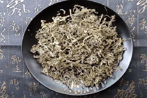 艾草用沸水煮才能用嗎 艾草用開水煮好還是溫水泡好 艾草用沸水煮才能用嗎 艾草用開水煮好還是溫水泡好