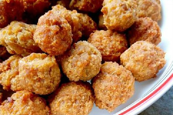 炸肉丸一斤肉多少粉 炸肉丸淀粉放多了怎么辦 炸肉丸一斤肉多少粉 炸肉丸淀粉放多了怎么辦