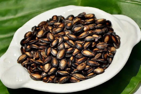 西瓜子吃多了舌頭疼怎么辦 西瓜子吃多了有什么危害 西瓜子吃多了舌頭疼怎么辦 西瓜子吃多了有什么危害