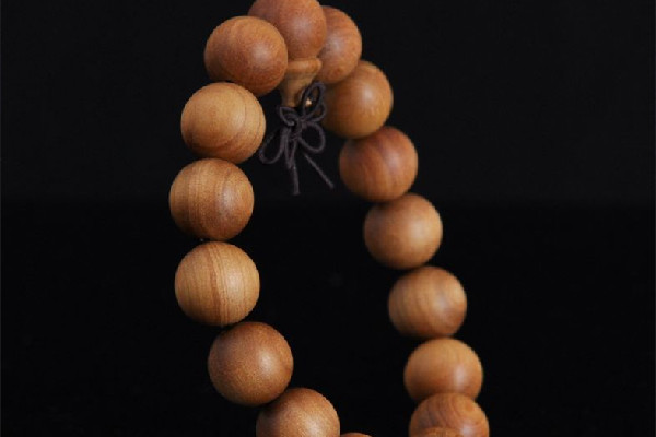 檀香手串有黑色的嗎 檀香手串顏色有幾種 檀香手串有黑色的嗎 檀香手串顏色有幾種