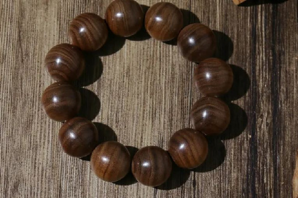 檀香手串可以長期佩戴嗎 檀香手串戴久了會影響懷孕嗎 檀香手串可以長期佩戴嗎 檀香手串戴久了會影響懷孕嗎