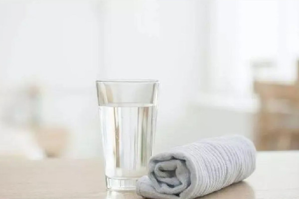 淡鹽水喝多少合適 淡鹽水喝多了會怎么樣 淡鹽水喝多少合適 淡鹽水喝多了會怎么樣