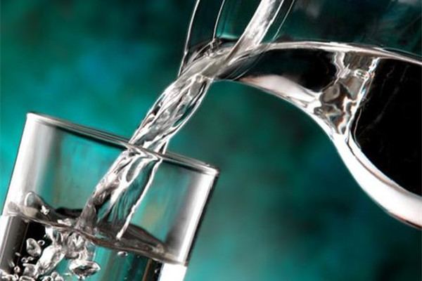 淡鹽水漱口有什么好處 淡鹽水漱口的正確方法 淡鹽水漱口有什么好處 淡鹽水漱口的正確方法