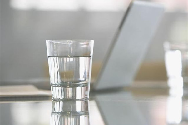 淡鹽水喝多少合適 淡鹽水喝多了會怎么樣 淡鹽水喝多少合適 淡鹽水喝多了會怎么樣