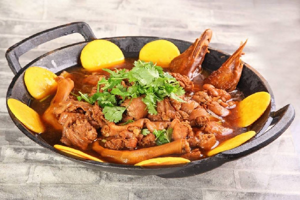 公司發(fā)大鵝當年貨員工:放公司很吵 大鵝怎么燉才好吃 公司發(fā)大鵝當年貨員工:放公司很吵 大鵝怎么燉才好吃