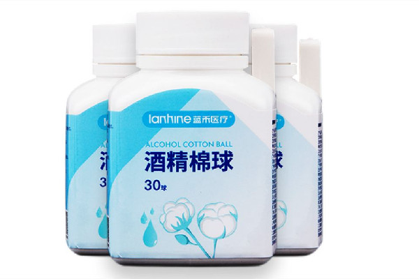 酒精棉球的有效期是多久 酒精棉球放肚臍眼可以退燒嗎 酒精棉球的有效期是多久 酒精棉球放肚臍眼可以退燒嗎