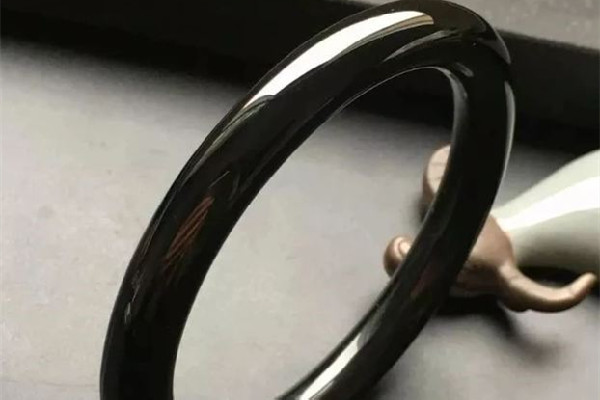 墨翠怎么看真假 墨翠是越黑越好嗎 墨翠怎么看真假 墨翠是越黑越好嗎