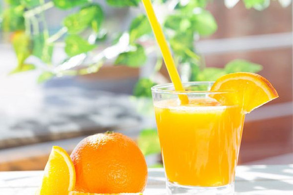 橙汁的維生素c含量高嗎 橙汁不能跟什么在一起 橙汁的維生素c含量高嗎 橙汁不能跟什么在一起