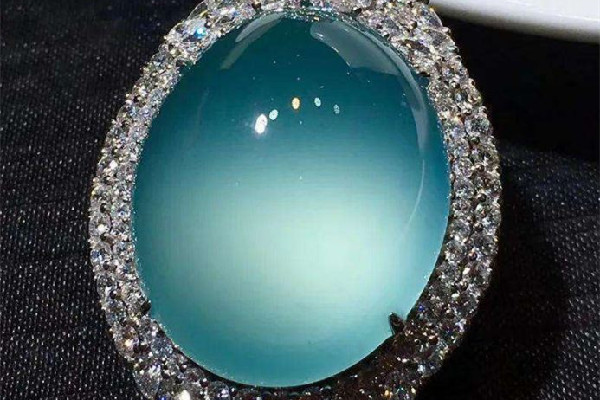 藍(lán)水翡翠有點雪花棉好不好 藍(lán)水翡翠會越戴越透嗎 藍(lán)水翡翠有點雪花棉好不好 藍(lán)水翡翠會越戴越透嗎