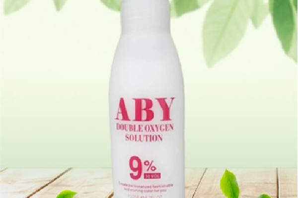 雙氧奶6度9度12度有什么區(qū)別 雙氧奶度數(shù)越高越傷頭發(fā)嗎 雙氧奶6度9度12度有什么區(qū)別 雙氧奶度數(shù)越高越傷頭發(fā)嗎