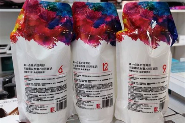 雙氧奶要停留多久 雙氧奶停留時(shí)間長(zhǎng)了傷頭發(fā)嗎 雙氧奶要停留多久 雙氧奶停留時(shí)間長(zhǎng)了傷頭發(fā)嗎