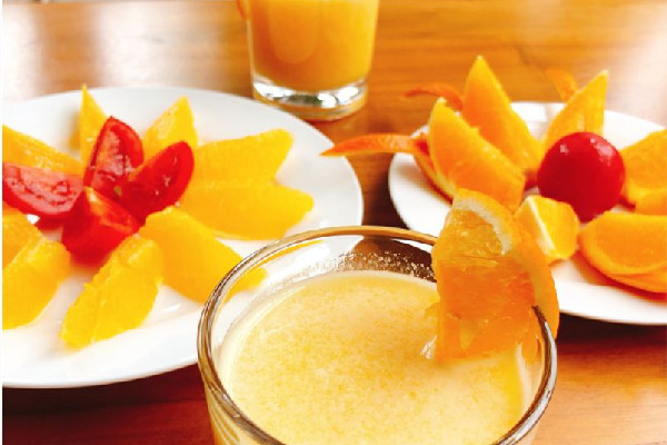 鮮榨橙汁會破壞纖維嗎 鮮榨橙汁和橙汁營養(yǎng)一樣嗎 鮮榨橙汁會破壞纖維嗎 鮮榨橙汁和橙汁營養(yǎng)一樣嗎