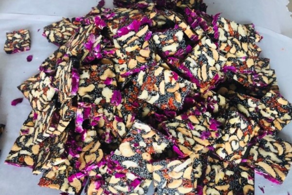 阿膠糕是補什么的 阿膠糕適合哪些人群吃 阿膠糕是補什么的 阿膠糕適合哪些人群吃