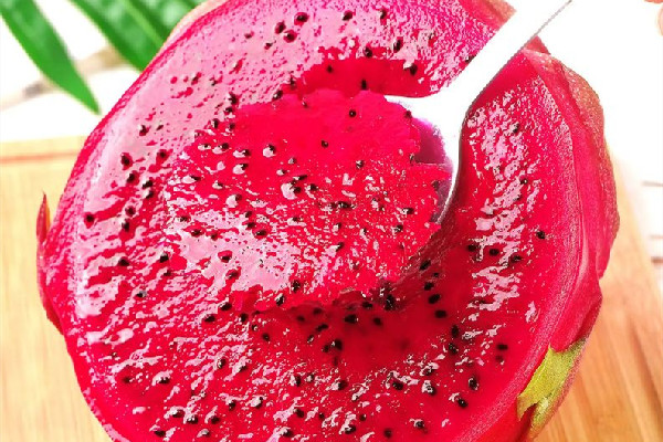 紅心火龍果是酸性還是堿性食物 紅心火龍果吃了拉肚子是怎么回事 紅心火龍果是酸性還是堿性食物 紅心火龍果吃了拉肚子是怎么回事