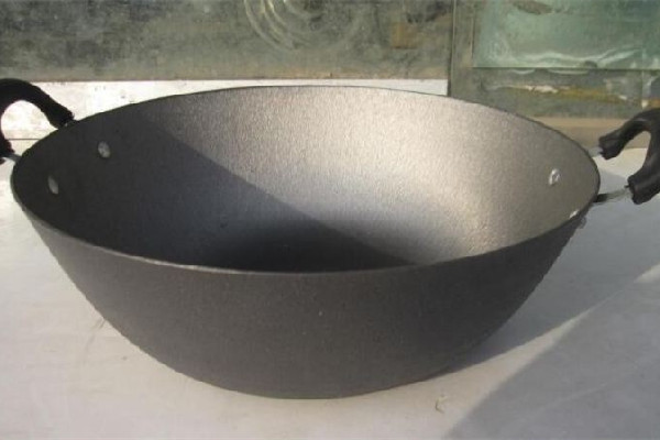 生鐵鍋和鑄鐵鍋哪個對身體好 生鐵鍋對身體有害嗎 生鐵鍋和鑄鐵鍋哪個對身體好 生鐵鍋對身體有害嗎