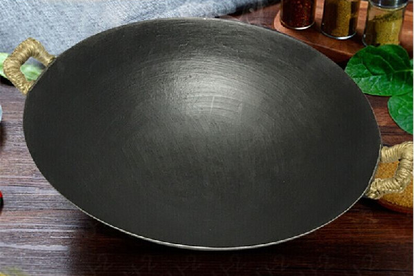 生鐵鍋要厚的好還是薄的好 生鐵鍋可以放在電磁爐上加熱嗎 生鐵鍋要厚的好還是薄的好 生鐵鍋可以放在電磁爐上加熱嗎