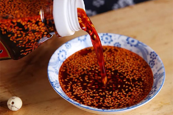 辣椒油放時間長了還能吃嗎 辣椒油放冰箱里會壞嗎 辣椒油放時間長了還能吃嗎 辣椒油放冰箱里會壞嗎