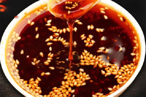 辣椒油弄到白衣服怎么洗 辣椒油洗不干凈怎么辦 辣椒油弄到白衣服怎么洗 辣椒油洗不干凈怎么辦