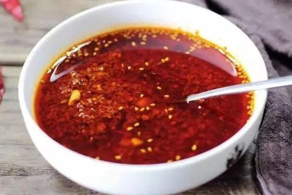 辣椒油怎么做才能又辣又香又紅 辣椒油要熬制多長時間 辣椒油怎么做才能又辣又香又紅 辣椒油要熬制多長時間