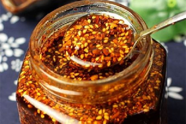 辣椒油弄到白衣服怎么洗 辣椒油洗不干凈怎么辦 辣椒油弄到白衣服怎么洗 辣椒油洗不干凈怎么辦