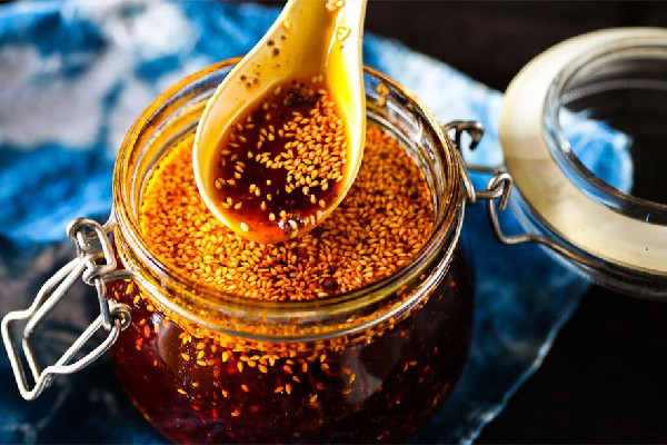 辣椒油放什么顏色更紅 辣椒油放什么增香 辣椒油放什么顏色更紅 辣椒油放什么增香