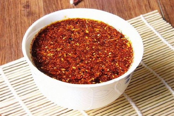 辣椒油放時間長了還能吃嗎 辣椒油放冰箱里會壞嗎 辣椒油放時間長了還能吃嗎 辣椒油放冰箱里會壞嗎