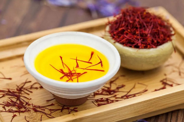 藏紅花適合什么年齡段的女人喝 藏紅花女性什么時(shí)候喝最好 藏紅花適合什么年齡段的女人喝 藏紅花女性什么時(shí)候喝最好