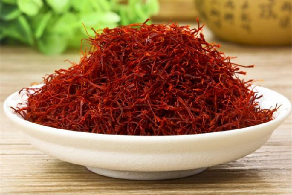 藏紅花可以催月經(jīng)嗎 藏紅花對女人有什么好處 藏紅花可以催月經(jīng)嗎 藏紅花對女人有什么好處