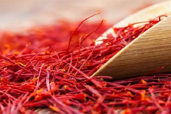 藏紅花適合什么年齡段的女人喝 藏紅花女性什么時(shí)候喝最好 藏紅花適合什么年齡段的女人喝 藏紅花女性什么時(shí)候喝最好