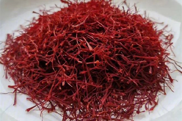 藏紅花可以催月經(jīng)嗎 藏紅花對女人有什么好處 藏紅花可以催月經(jīng)嗎 藏紅花對女人有什么好處