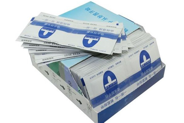 卸甲包和打磨機哪個比較不傷指甲 卸甲包會讓指甲變薄嗎 卸甲包和打磨機哪個比較不傷指甲 卸甲包會讓指甲變薄嗎