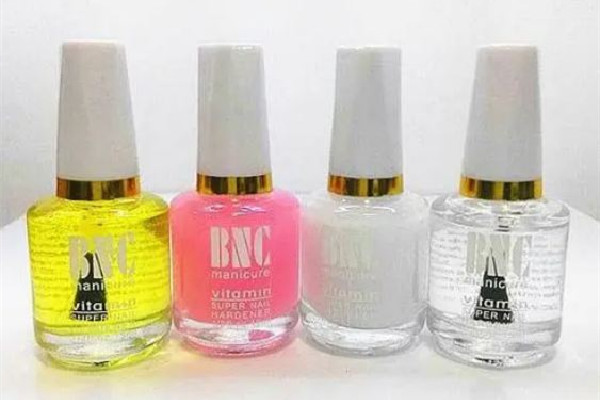 美甲營養(yǎng)油是干嘛用的 美甲營養(yǎng)油可以促進指甲生長嗎 美甲營養(yǎng)油是干嘛用的 美甲營養(yǎng)油可以促進指甲生長嗎